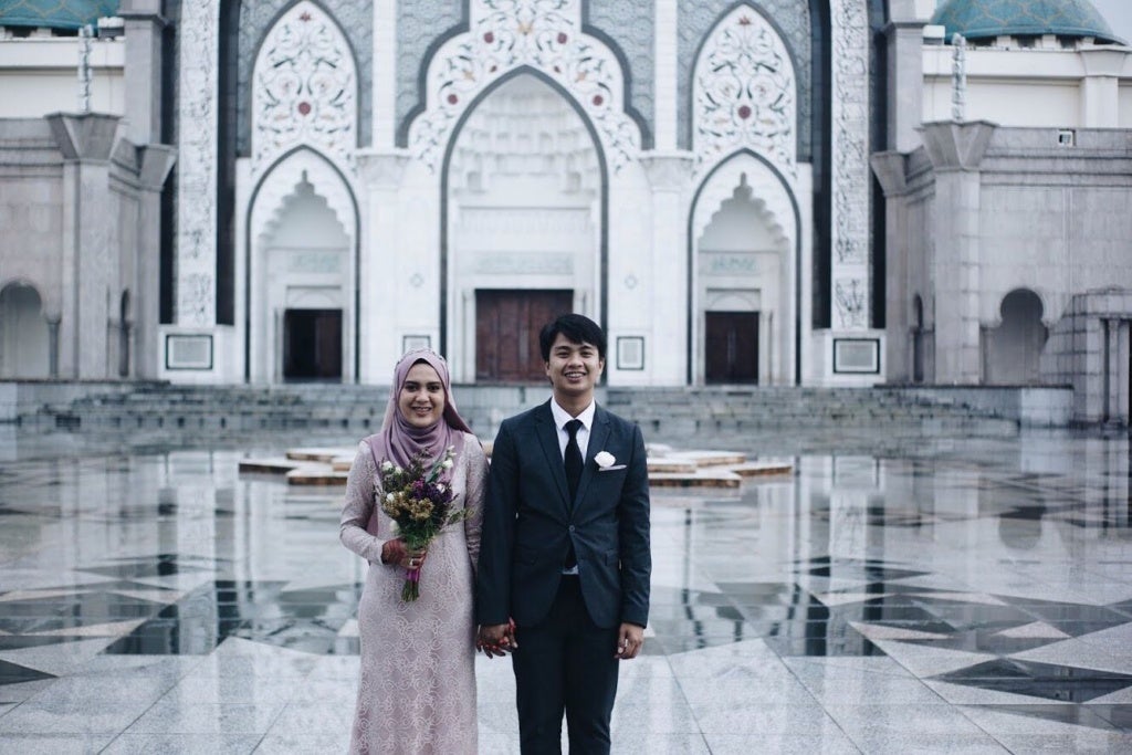 4 Just-Married Malaysian Couples Share What Guests Should REALLY Gift Them - WORLD OF BUZZ 4