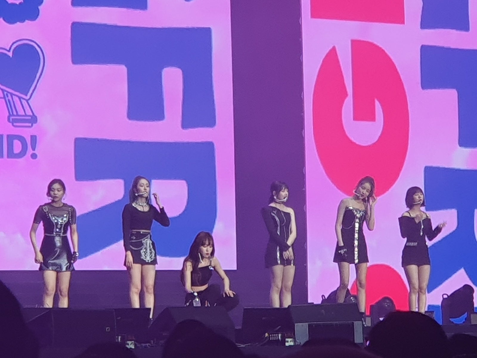 "Baby Sayang, Saya Suka Kamu," GFRIEND Wows Malaysian Fans with BM Phrases During Their Concert - WORLD OF BUZZ 4
