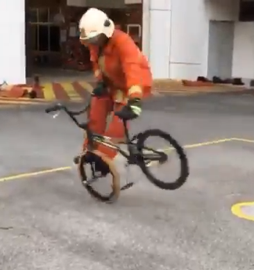 Firefighter Shares Sick BMX Flatland Moves On Facebook Whilst In Full Gear - WORLD OF BUZZ 3