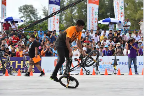 Firefighter Shares Sick BMX Flatland Moves On Facebook Whilst In Full Gear - WORLD OF BUZZ