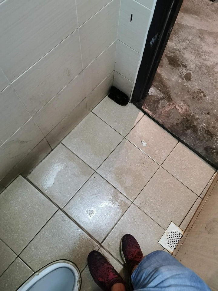 Hidden Pinhole Camera Found in Toilet of Tealive Outlet in Muar - WORLD OF BUZZ