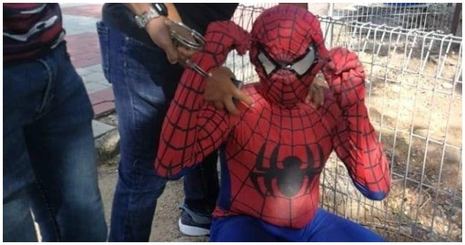 Illegal Immigrant 'Spider-Man' In Malacca Charged Tourists For Pictures, Gets Arrested By The Immigration Department - World Of Buzz 1