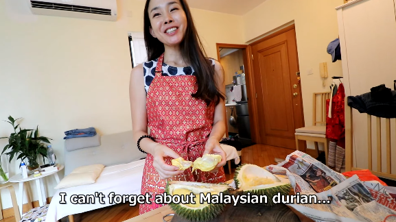Japanese Girl Gets Bitten By 'The Durian Bug' After Malaysia Trip, Now A Durian Addict - WORLD OF BUZZ 1
