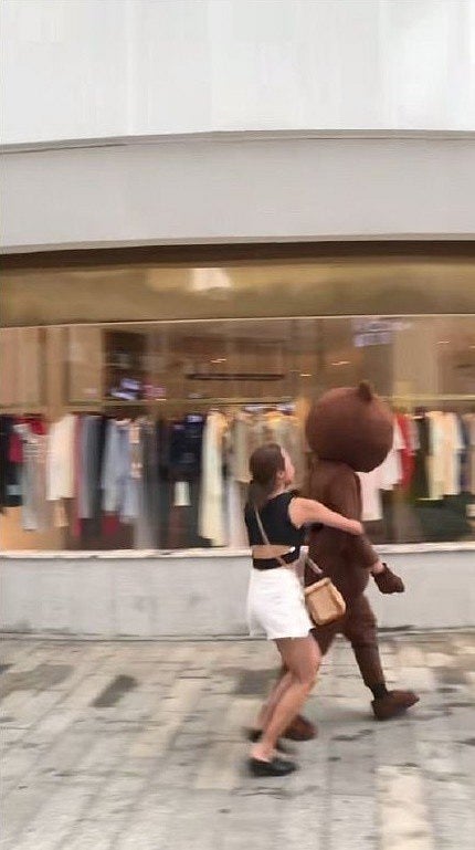 Man Travels 2,400km & Wears Bear Costume to Surprise GF, Sees Her in Another Guy's Arms Instead - WORLD OF BUZZ 3