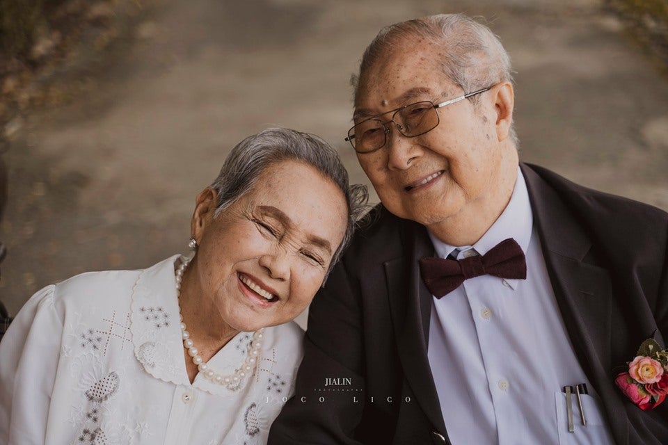M'sian Couple In Their 90S Has First Wedding Photoshoot After 66 Years Of Marriage &Amp; We're Crying - World Of Buzz 2