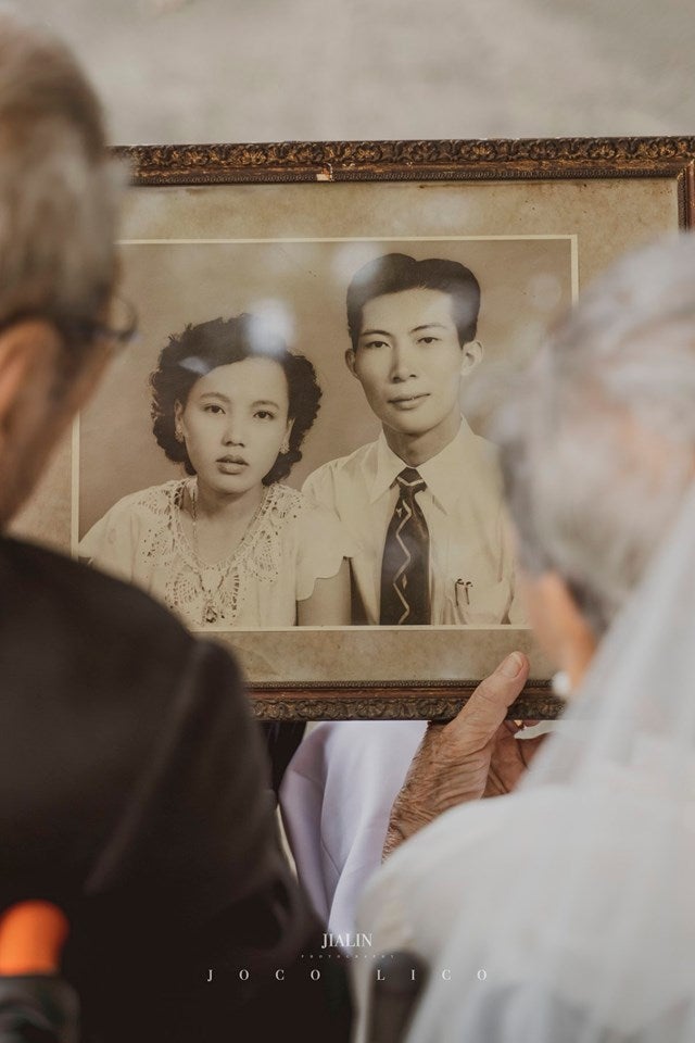 M'sian Couple in Their 90s Has First Wedding Photoshoot After 66 Years of Marriage & We're Crying - WORLD OF BUZZ 3