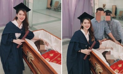 M'Sian Woman Takes Tearful Family Portrait In Graduation Robe With Deceased Mother - World Of Buzz 1