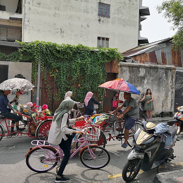 Penang's Wall Street Artist Considered the Heritage Area as a 'Circus' - WORLD OF BUZZ