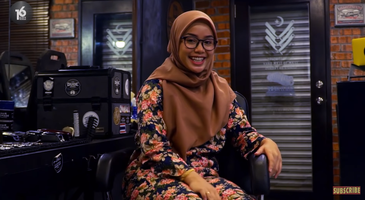 Perak Teen Dons Hijab And A Baju Kurung, Rapping Her Way To The USA - WORLD OF BUZZ 1