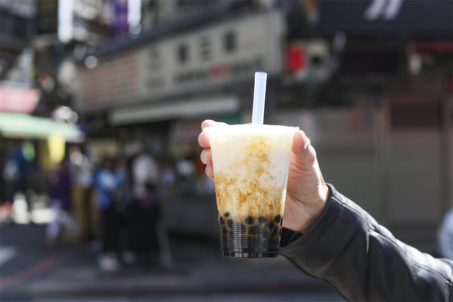 Popular Bubble Tea Chain Exposed To Be Using Rotten Fruit For Drinks &Amp; Unhygienic Practices - World Of Buzz 1