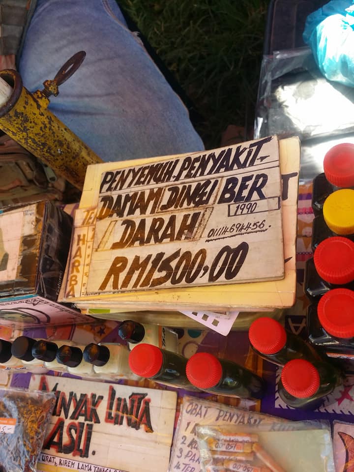 Sabah Man Spotted Selling Hiv Cure For Rm35,000 At Night Market - World Of Buzz 2