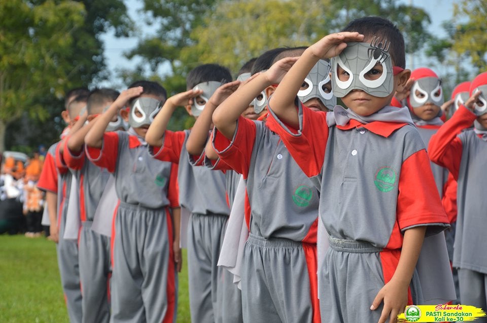 Sandakan Kindergarten Parade Breaks Internet With Too Much Cuteness! - WORLD OF BUZZ