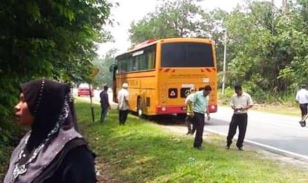 Standard 6 Boy in Kelantan Tragically Dies After Floor Of School Bus Suddenly Collapses - WORLD OF BUZZ 4