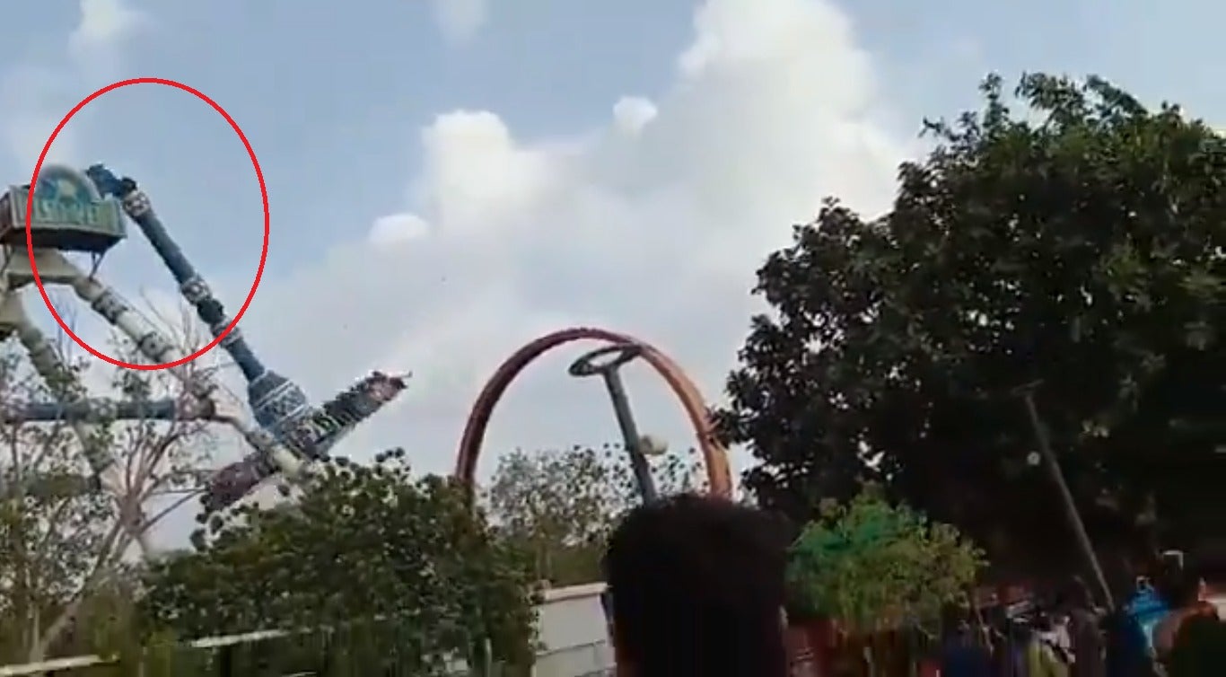 Two Dead &Amp; 29 Critically Injured After Theme Park's Popular Swing Ride Shockingly Snaps In Mid-Air - World Of Buzz 1