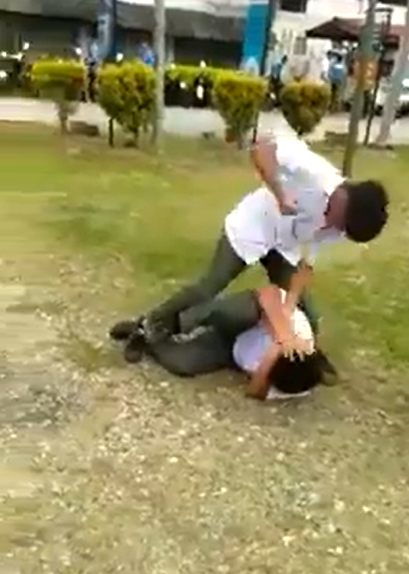 Viral Video of 14yo Student Getting Beat Up at School in Seremban Goes Viral, Cops Get Involved - WORLD OF BUZZ 1