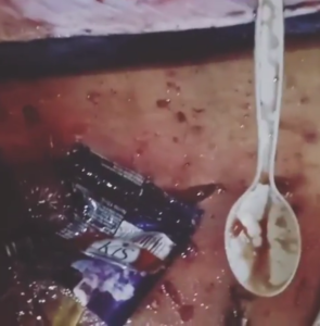 WATCH: Plastic Spoon, Candy Wrapper and Other Plastic Items Found in Fish That Was Being Prepared As Food - WORLD OF BUZZ 2