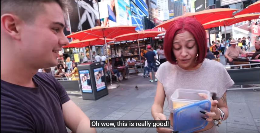 Watch: This American Gave Maggi Kari to Random Strangers on The Streets of NYC and They Really Liked it! - WORLD OF BUZZ 3
