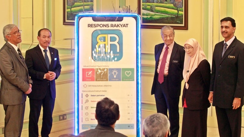 You Can Now Make Complaints To 460 Govt Agencies By Using The Respons Rakyat 2.0 Mobile App! - WORLD OF BUZZ