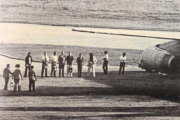 44 Years Ago Today: 53 M'sians & Foreigners Were Taken Hostage by Japanese Militants - WORLD OF BUZZ 5