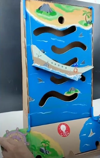 Father Makes Cool 3D Games Out Of Cardboard So His Daughter Won't Rely on Phones & Gadgets - WORLD OF BUZZ 10