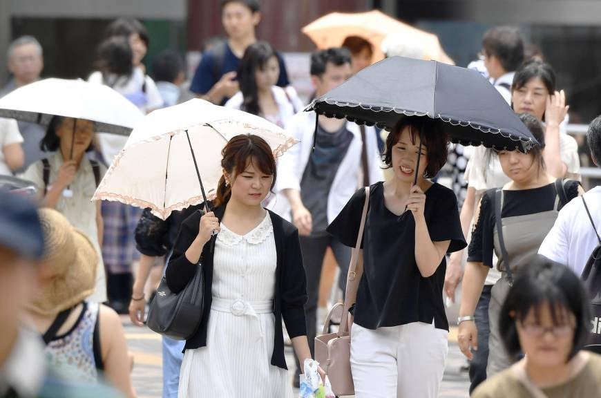 Japan Experiencing 37°C Heatwave, Lands 5,600 in Hospital & 11 Others Dead - WORLD OF BUZZ