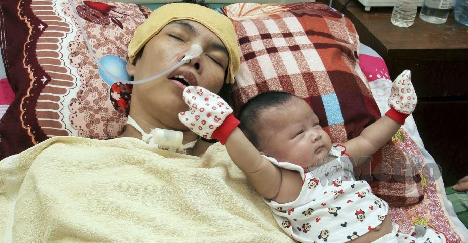 Kind Kelantan Doctor Takes Over Breastfeeding Duties After Baby's Mother Went Into A Coma - WORLD OF BUZZ