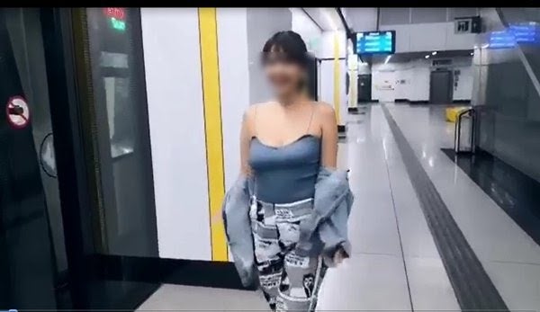 M'sian Influencer Exposes Breasts In MRT & Posts A 40-Second Clip on Social Media Account - WORLD OF BUZZ 4