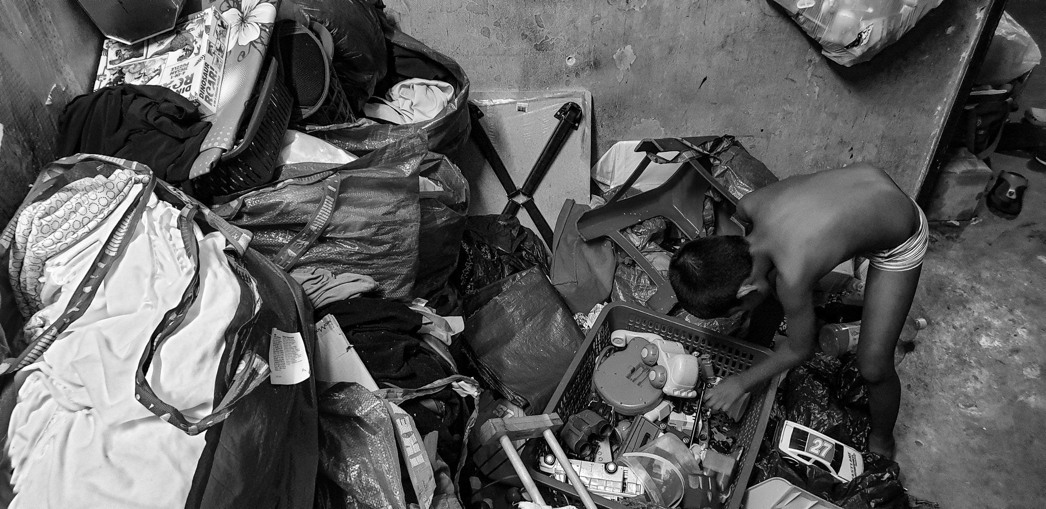 Photographer Reveals The Harsh Reality Of Poor M'sians Who Live In Chow Kit - World Of Buzz 7