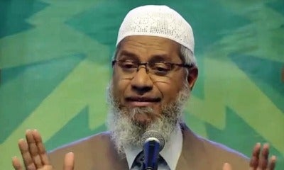Report Claims Malaysian Home Ministry Is Reviewing Zakir Naik'S Pr Status - World Of Buzz