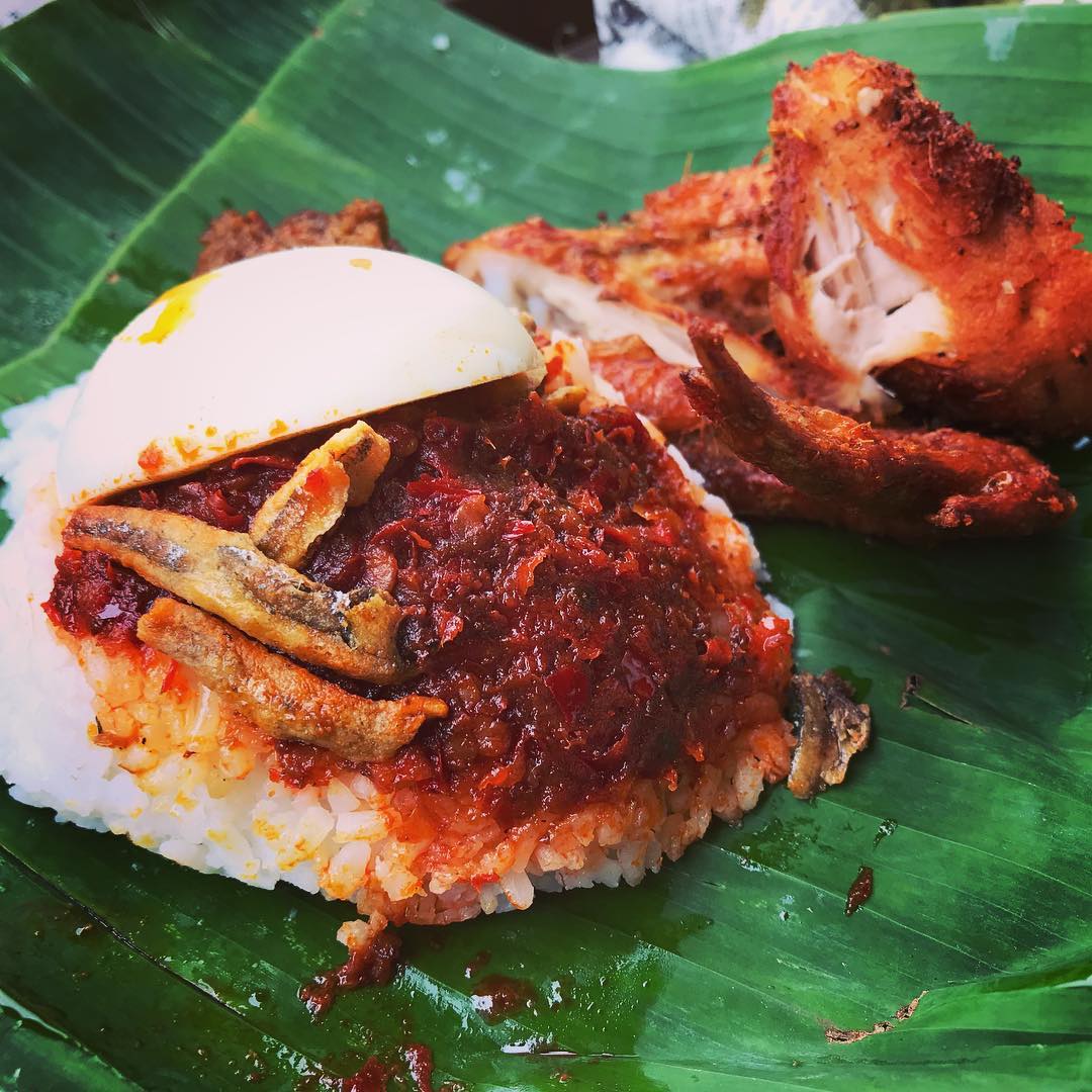 [Test] Lemak, Spice, & Everything Nice: 6 Delicious Nasi Lemak Spots in Klang Valley For M’sian Foodies - WORLD OF BUZZ 11