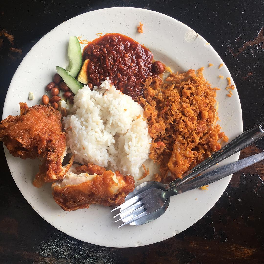 [Test] Lemak, Spice, &Amp; Everything Nice: 6 Delicious Nasi Lemak Spots In Klang Valley For M’sian Foodies - World Of Buzz 8