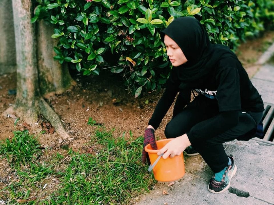 Volunteers Pick Up 17kg of Rubbish In Putrajaya in 1 Morning, 91% Are Cigarette Butts - WORLD OF BUZZ 4