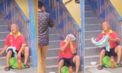 [Watch] M'Sian Beggar Seen Fake Crying As He Asks Passerby For Money - World Of Buzz