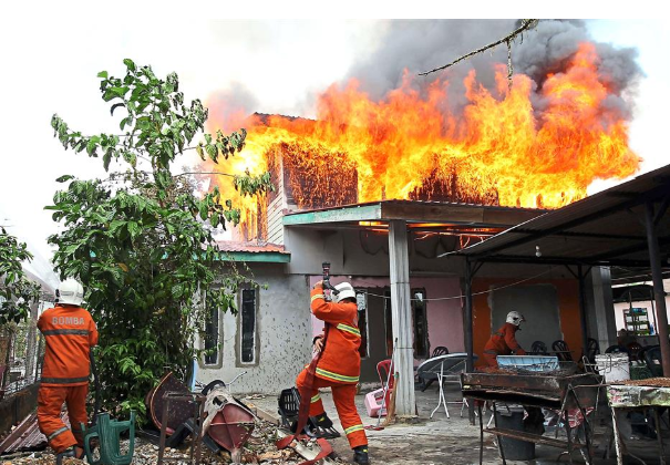 10-year-old M'sian Brothers Set 12 Houses On Fire Just To See Abang Bomba - WORLD OF BUZZ 4