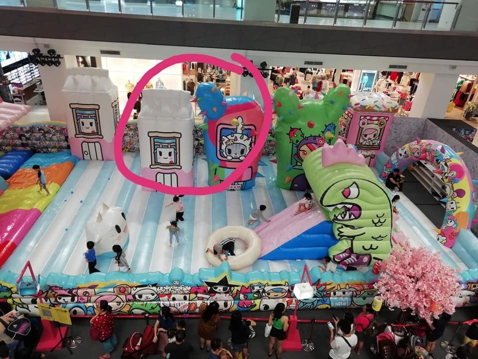 4yo Boy Fractures His Arm After Bully Pushes Him At Bouncy Castle in Johor Mall - WORLD OF BUZZ