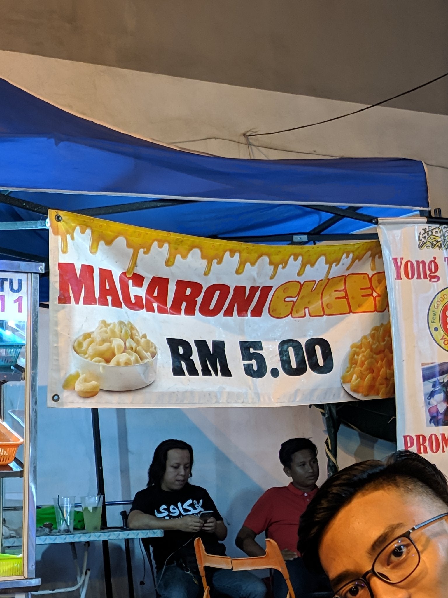 Malaysian Man Orders Rm5 Mac &Amp; Cheese From Stall, Gets Served Plate Of Sadness - World Of Buzz