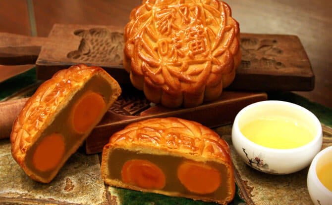 Man with Kidney Problems Ate 4 Mooncakes Almost Every Day Until His Blood Turned Milky White - WORLD OF BUZZ 1