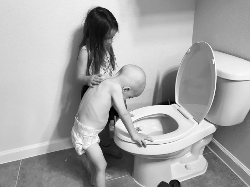 Mother Shares Heart-Wrenching Photos Of How Childhood Cancer Affects A Family - WORLD OF BUZZ 3