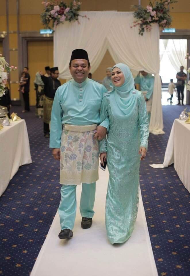 M'sian Groom Hospitalised During Wedding Ceremony, Bride's Parents Fill In And Walk Down The Aisle For Them - WORLD OF BUZZ 1