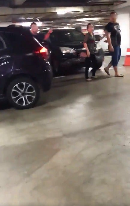 Myvi Driver Scolded & Slapped By Shameless Human Parking Couple Who Stole His Parking Spot in KL Mall - WORLD OF BUZZ 2