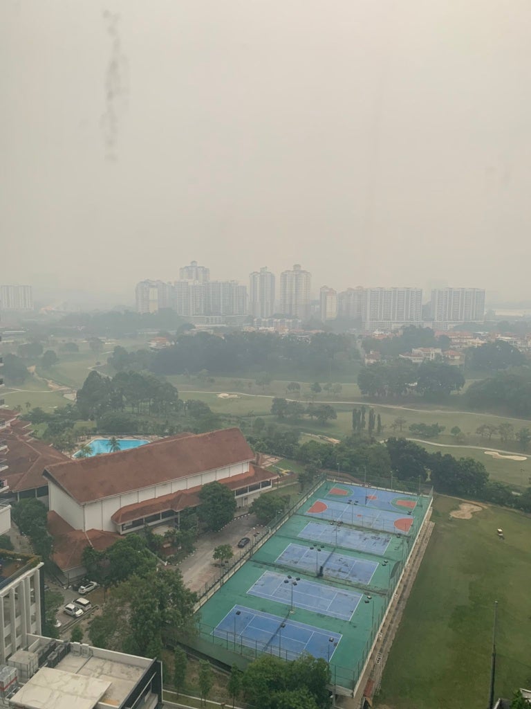 [Photos] The Haze Is So Bad In Malaysia That Even Kl Tower &Amp; Klcc Are Barely Visible - World Of Buzz 3