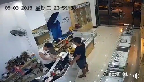Video: Man Accidentally Sharts Himself in Shop, Calmly Stands In Own Crappy Puddle - WORLD OF BUZZ 1