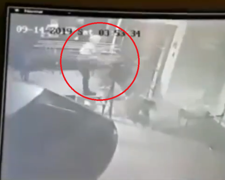 Watch: Two Robbers Failed To Break Into Two Houses, Decides To Rob A Mamak Instead - World Of Buzz