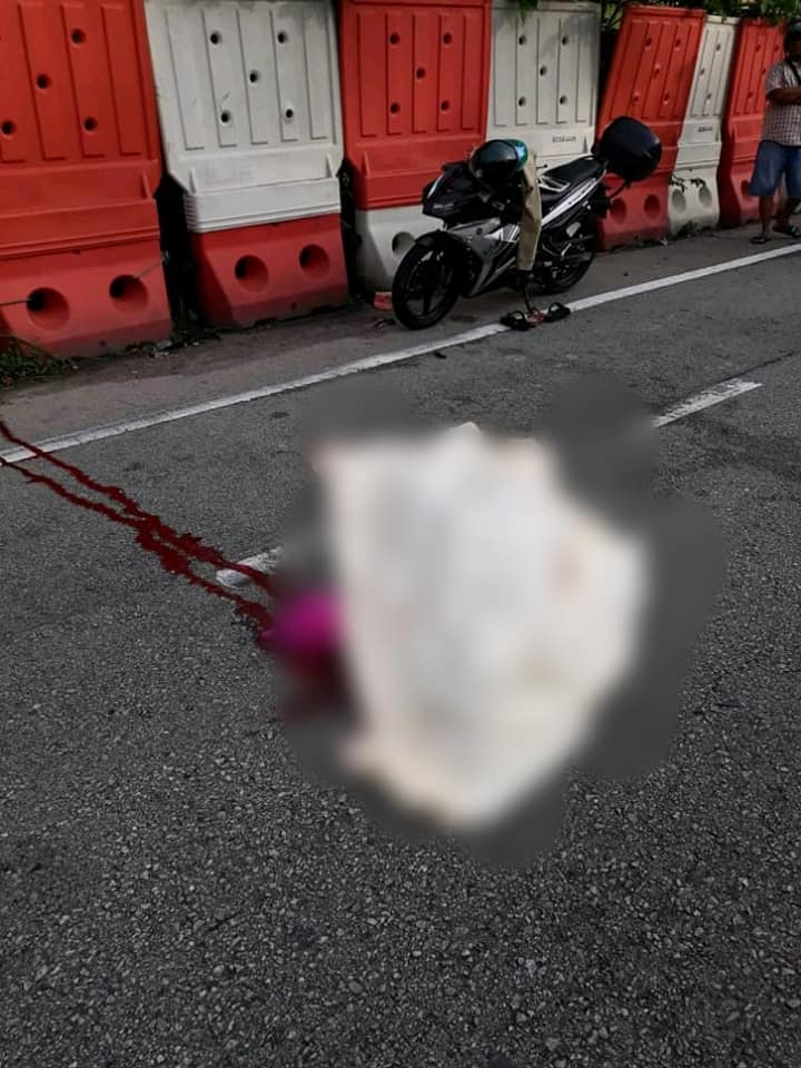 2yo Boy Left Alone In This World After Parents & Unborn Siblings Crashed Into Lorry - WORLD OF BUZZ 3