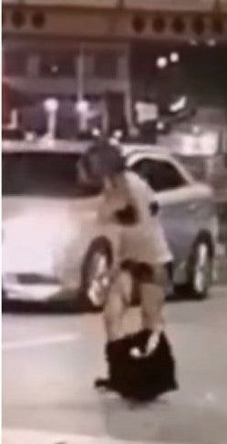 31yo Woman Arrested For Stripping Naked In The Middle Of The Road After Fighting Taxi Driver - WORLD OF BUZZ 1