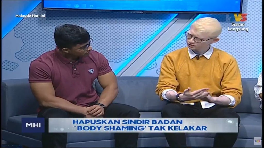 A Bodyshamming confronts a fellow panel member for bodyshamming him - WORLD OF BUZZ 7