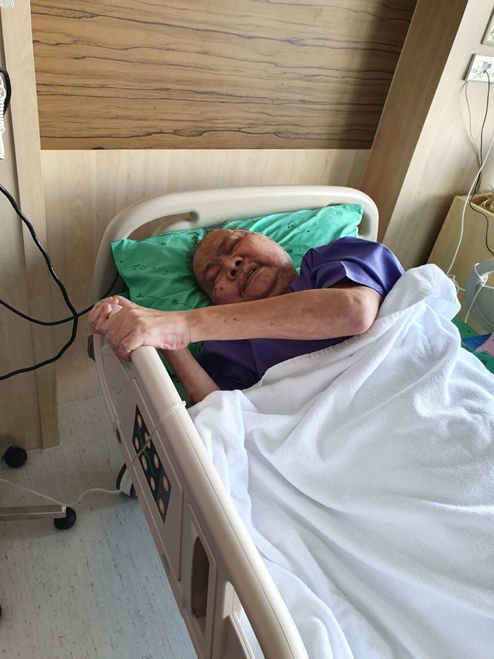 Cancer-Stricken Singaporean Elder in Bangkok Seeks Help Reuniting with Family Before It's Too Late - WORLD OF BUZZ