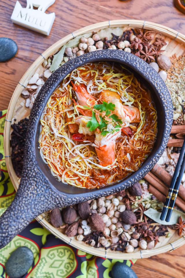 Did You Know Another Popular M'sian Dish, The Sarawak Laksa is a Firm Favourite in Beijing? - WORLD OF BUZZ 3