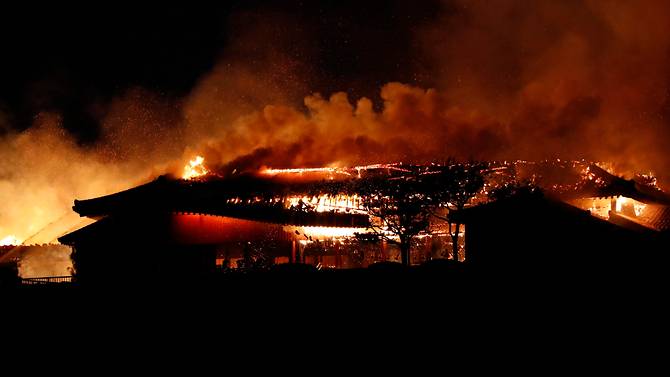 fire engulfs okinawa s historic shuri castle