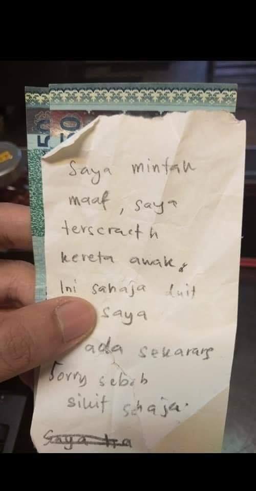 Honest M'sian Citizen Leaves RM100 & Apology Note On Car Owner's Windshield For Accidentally Scratching His Vehicle - WORLD OF BUZZ 1